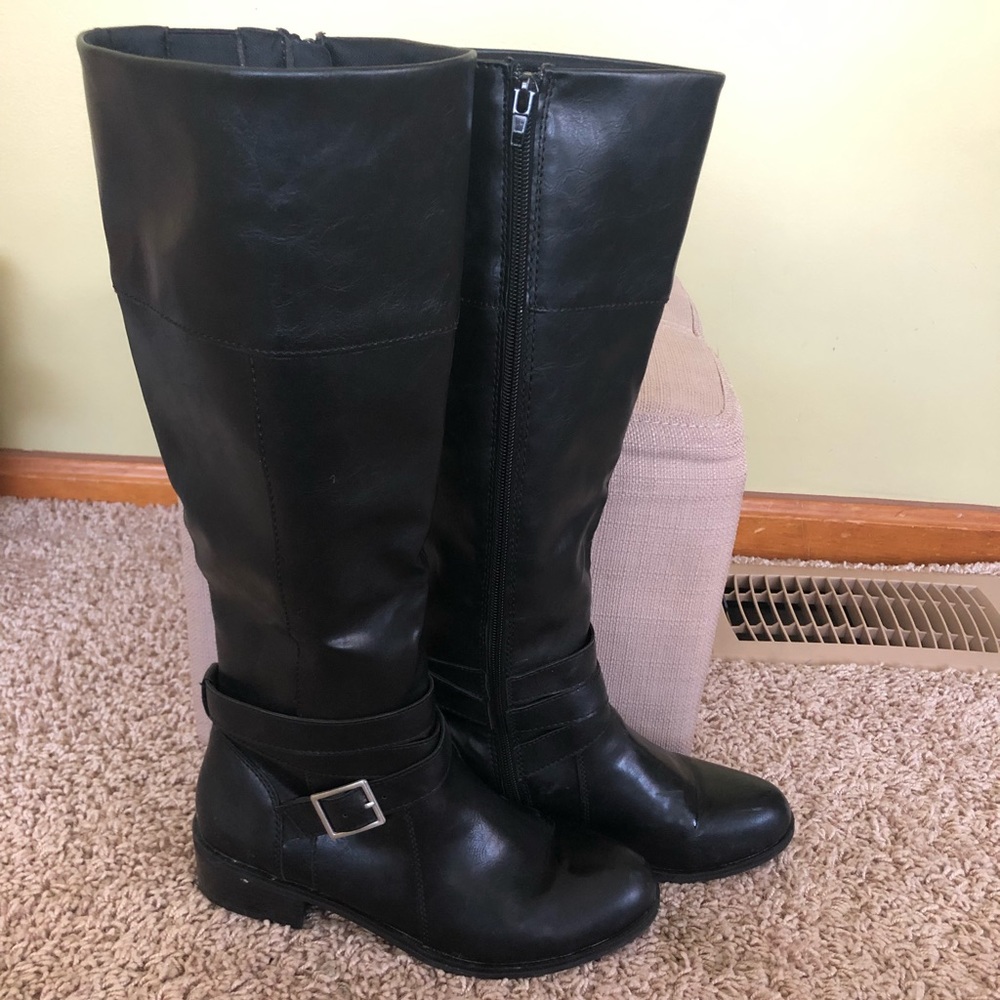 NWOT black ladies boots